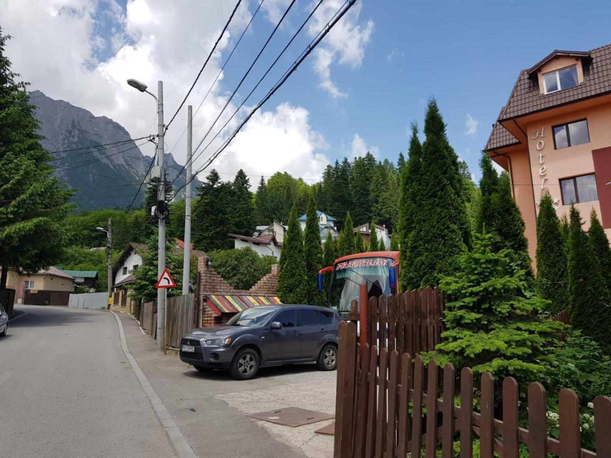 Hotel Iri Buşteni Esterno foto