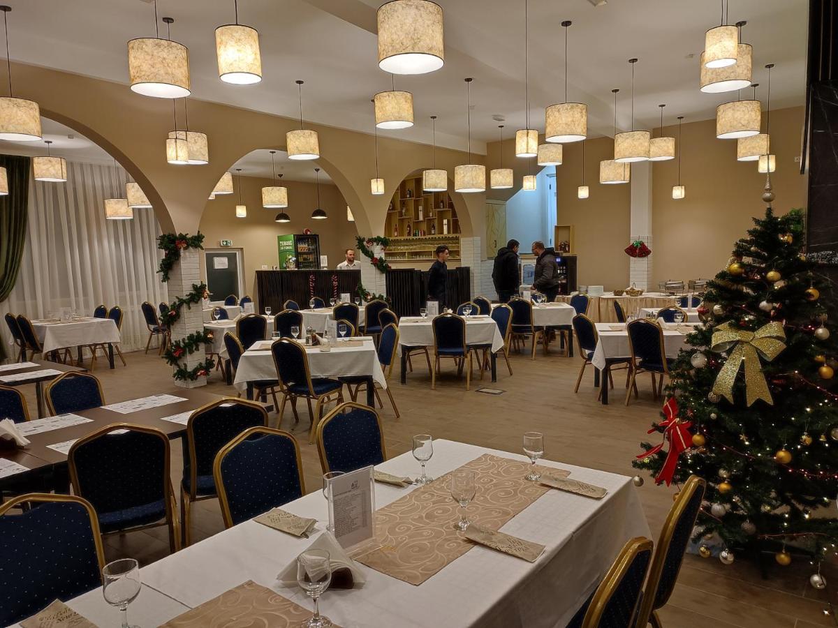 Hotel Iri Buşteni Esterno foto