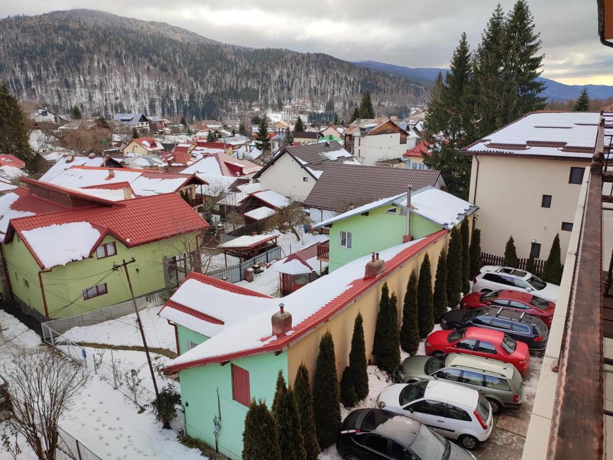 Hotel Iri Buşteni Esterno foto