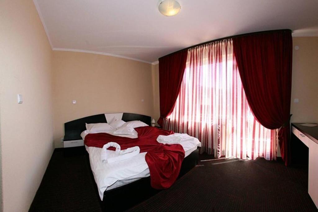 Hotel Iri Buşteni Esterno foto