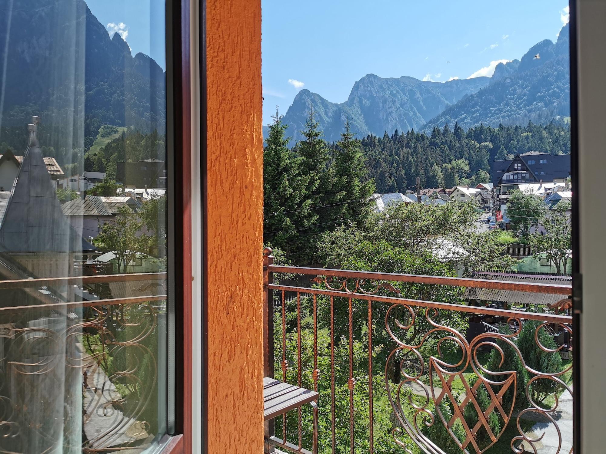 Hotel Iri Buşteni Esterno foto