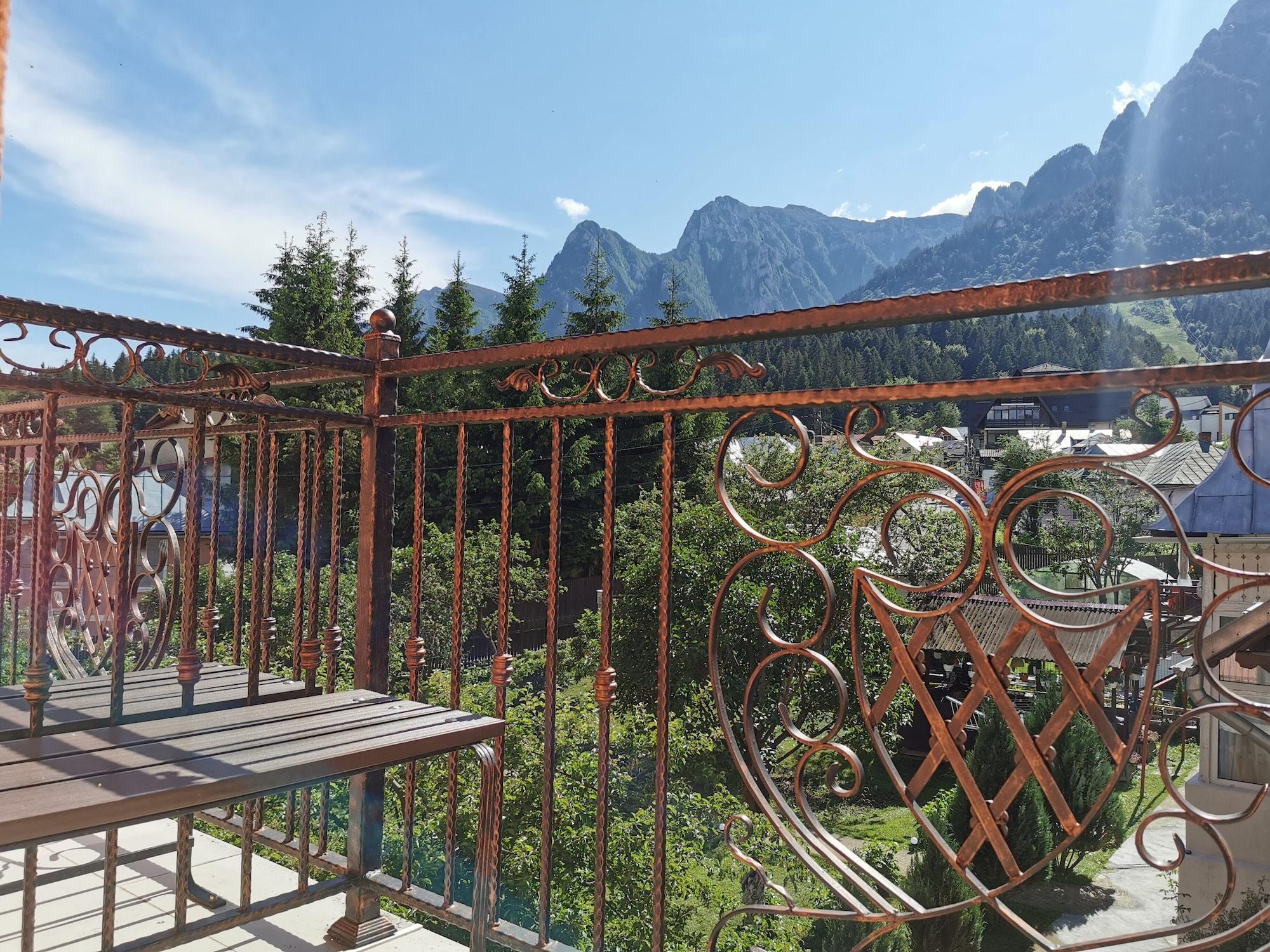 Hotel Iri Buşteni Esterno foto