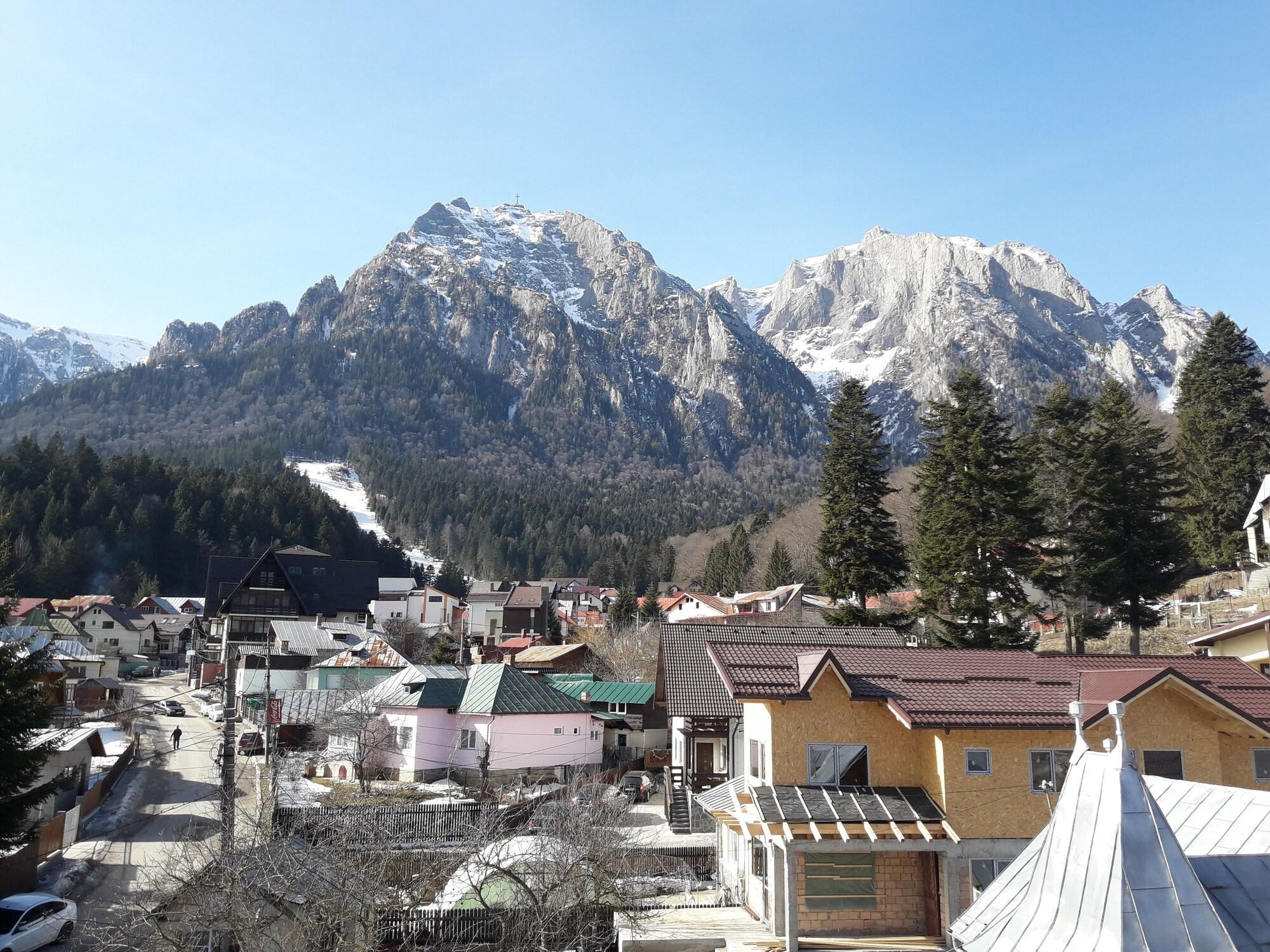 Hotel Iri Buşteni Esterno foto