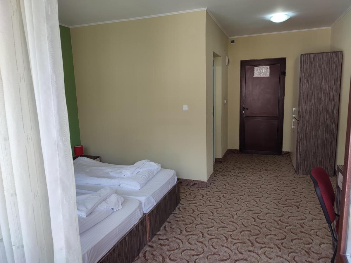 Hotel Iri Buşteni Esterno foto