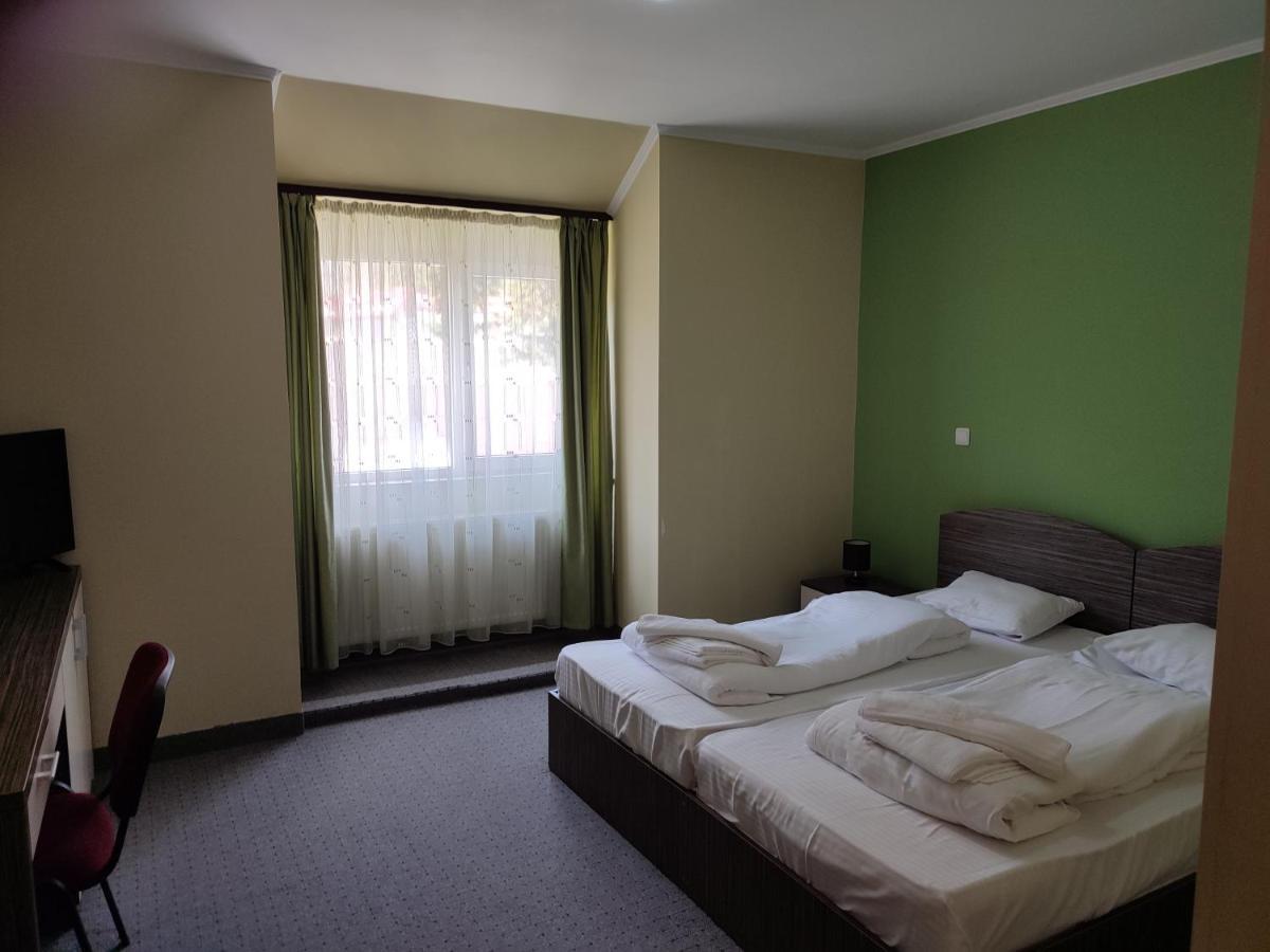 Hotel Iri Buşteni Esterno foto