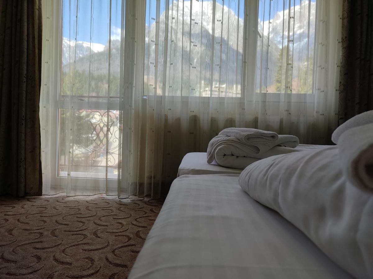 Hotel Iri Buşteni Esterno foto