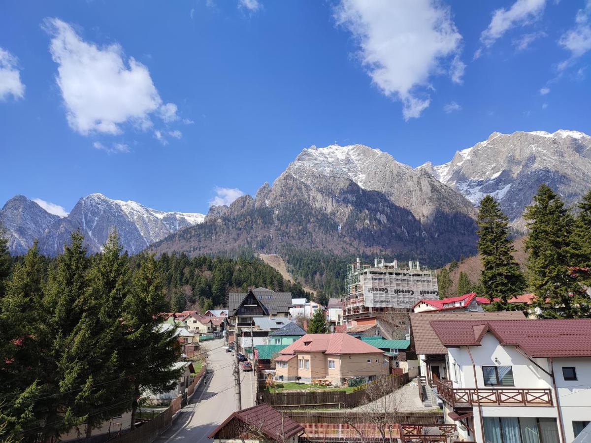 Hotel Iri Buşteni Esterno foto