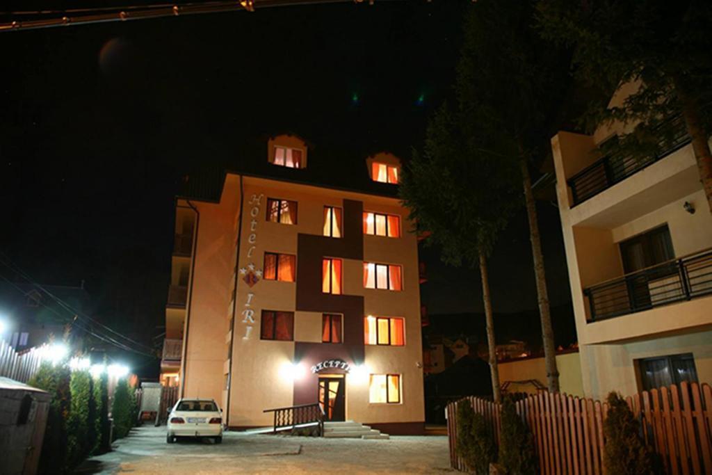 Hotel Iri Buşteni Esterno foto