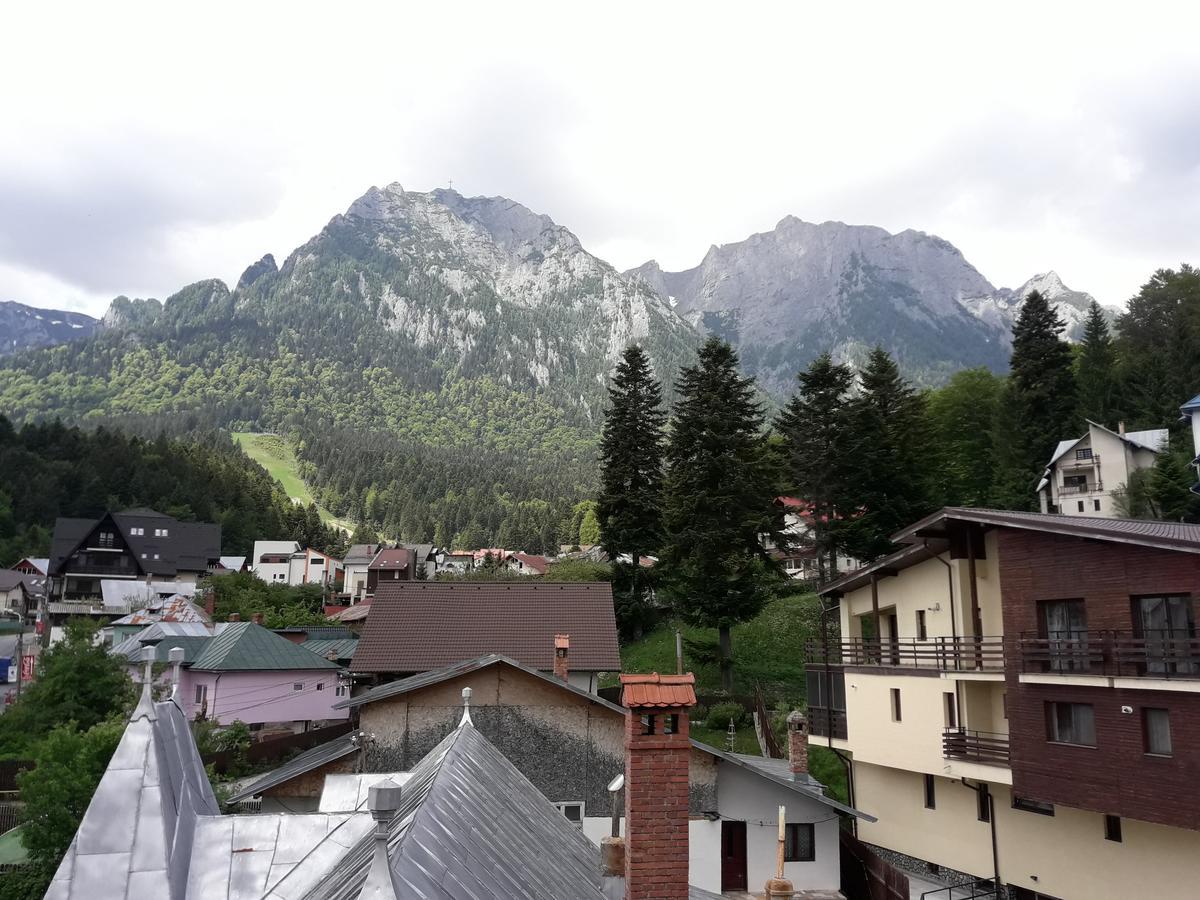 Hotel Iri Buşteni Esterno foto